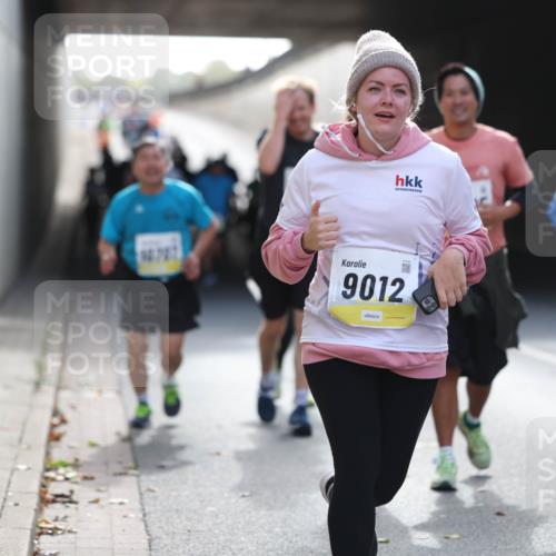 05.10.2025 - 20. swb-Marathon Bremen Michael Strokosch http://msf.ph/oto/9208720 05.10.2025 11:06:32 Laufen 9012 meine-sportfotos.de