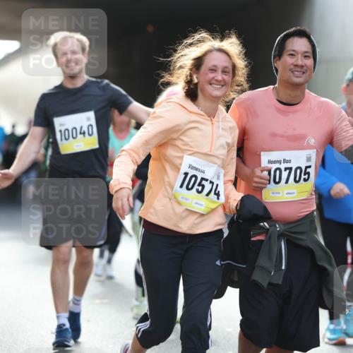 05.10.2025 - 20. swb-Marathon Bremen Michael Strokosch http://msf.ph/oto/9208729 05.10.2025 11:06:34 Laufen 10707, 10040, 10574, 02357, 0705, 02358 meine-sportfotos.de