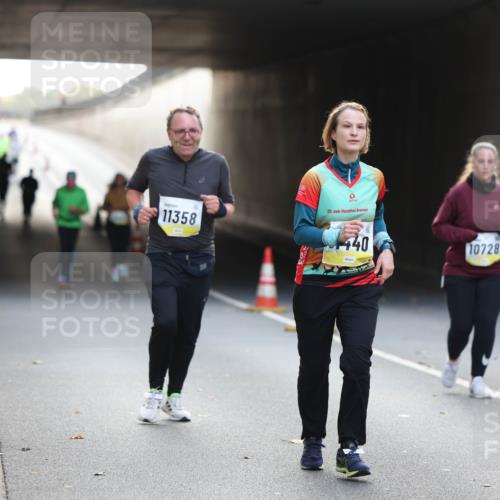 05.10.2025 - 20. swb-Marathon Bremen Michael Strokosch http://msf.ph/oto/9208732 05.10.2025 11:09:08 Laufen 11358, 20, 440, 10728, 9838 meine-sportfotos.de