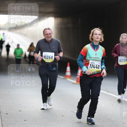05.10.2025 - 20. swb-Marathon Bremen Michael Strokosch http://msf.ph/oto/9208734 05.10.2025 11:09:08 Laufen 11358, 20, 11440, 10728, 98 meine-sportfotos.de