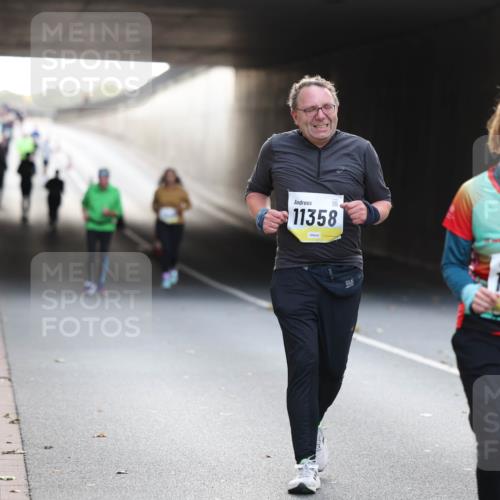 05.10.2025 - 20. swb-Marathon Bremen Michael Strokosch http://msf.ph/oto/9208739 05.10.2025 11:09:09 Laufen 11358, 11440 meine-sportfotos.de