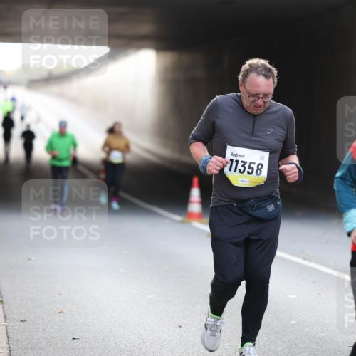 05.10.2025 - 20. swb-Marathon Bremen Michael Strokosch http://msf.ph/oto/9208744 05.10.2025 11:09:10 Laufen 11358, 11440 meine-sportfotos.de