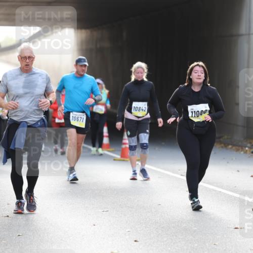 05.10.2025 - 20. swb-Marathon Bremen Michael Strokosch http://msf.ph/oto/9208765 05.10.2025 11:06:42 Laufen 10671, 10842, 11060 meine-sportfotos.de