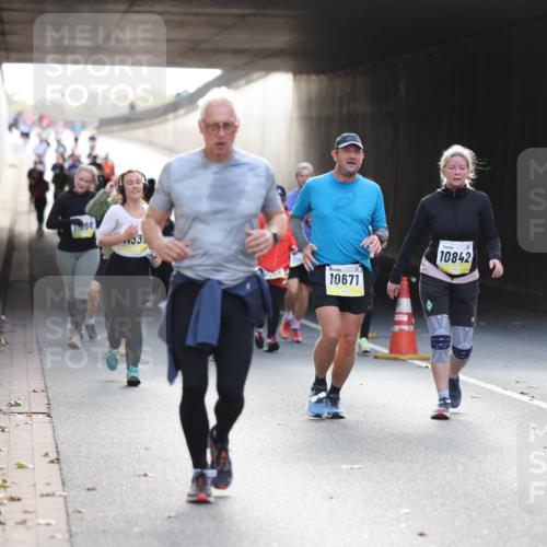 05.10.2025 - 20. swb-Marathon Bremen Michael Strokosch http://msf.ph/oto/9208769 05.10.2025 11:06:43 Laufen 11968, 10671, 10842, 11080 meine-sportfotos.de