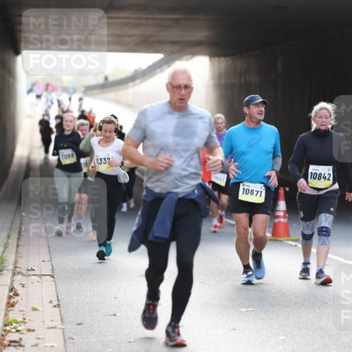 05.10.2025 - 20. swb-Marathon Bremen Michael Strokosch http://msf.ph/oto/9208772 05.10.2025 11:06:44 Laufen 11058, 19, 11332, 11541, 10671, 10842 meine-sportfotos.de