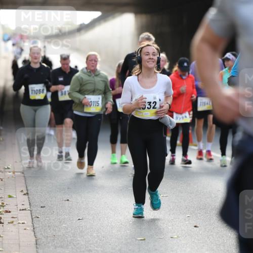 05.10.2025 - 20. swb-Marathon Bremen Michael Strokosch http://msf.ph/oto/9208788 05.10.2025 11:06:47 Laufen 11068, 115, 532 meine-sportfotos.de