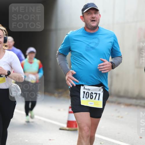 05.10.2025 - 20. swb-Marathon Bremen Michael Strokosch http://msf.ph/oto/9208792 05.10.2025 11:06:48 Laufen 11332, 10671 meine-sportfotos.de