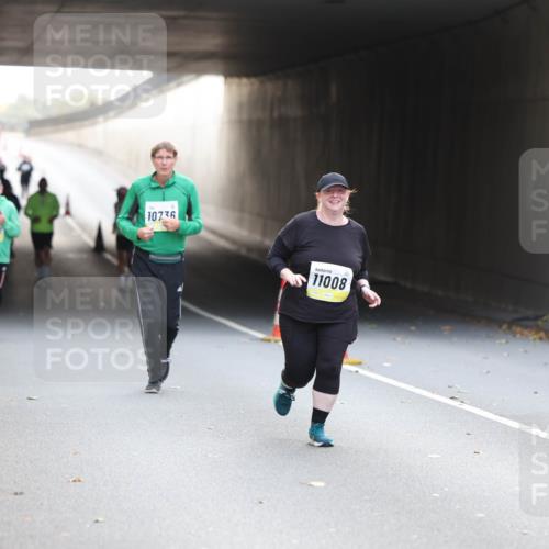 05.10.2025 - 20. swb-Marathon Bremen Michael Strokosch http://msf.ph/oto/9208801 05.10.2025 11:09:30 Laufen 10736, 8563, 11008 meine-sportfotos.de