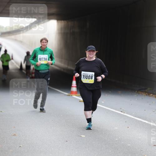 05.10.2025 - 20. swb-Marathon Bremen Michael Strokosch http://msf.ph/oto/9208803 05.10.2025 11:09:31 Laufen 10736, 11008 meine-sportfotos.de