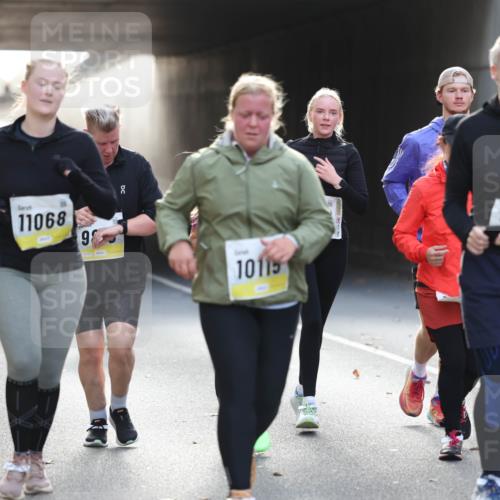 05.10.2025 - 20. swb-Marathon Bremen Michael Strokosch http://msf.ph/oto/9208804 05.10.2025 11:06:50 Laufen 11068, 9, 90, 10115, 10114 meine-sportfotos.de