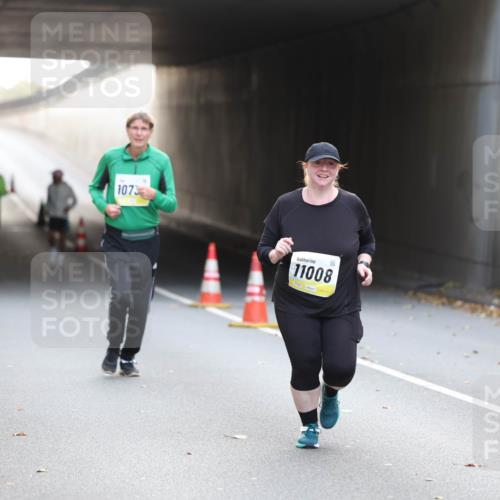 05.10.2025 - 20. swb-Marathon Bremen Michael Strokosch http://msf.ph/oto/9208808 05.10.2025 11:09:31 Laufen 1073, 11008 meine-sportfotos.de