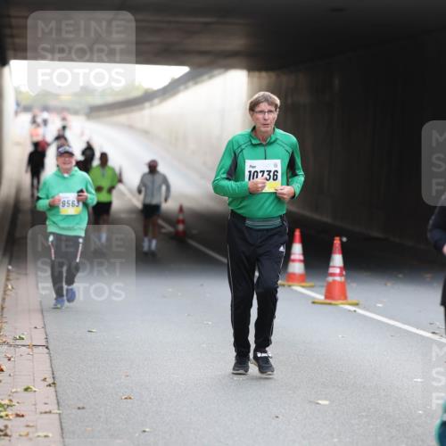 05.10.2025 - 20. swb-Marathon Bremen Michael Strokosch http://msf.ph/oto/9208813 05.10.2025 11:09:33 Laufen 9563, 10736, 11008 meine-sportfotos.de
