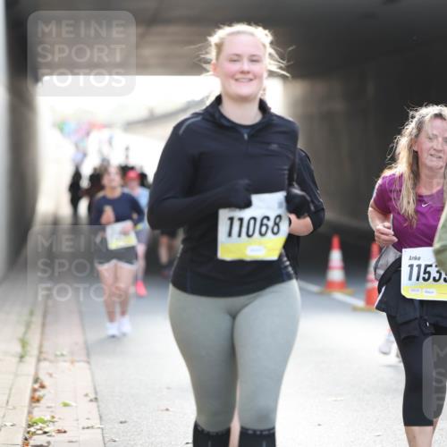 05.10.2025 - 20. swb-Marathon Bremen Michael Strokosch http://msf.ph/oto/9208814 05.10.2025 11:06:51 Laufen 11068, 11535, 02639 meine-sportfotos.de