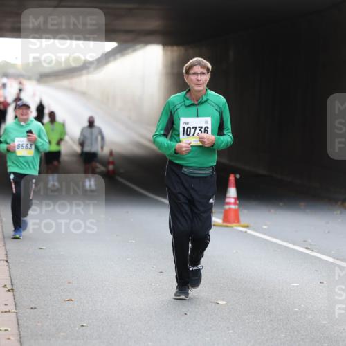 05.10.2025 - 20. swb-Marathon Bremen Michael Strokosch http://msf.ph/oto/9208818 05.10.2025 11:09:33 Laufen 9563, 10736 meine-sportfotos.de