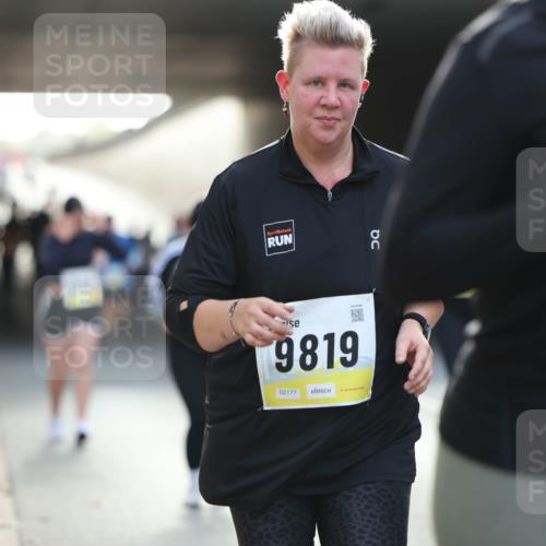 05.10.2025 - 20. swb-Marathon Bremen Michael Strokosch http://msf.ph/oto/9208824 05.10.2025 11:06:53 Laufen 9819, 00, 110, 02177 meine-sportfotos.de