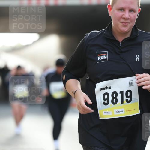 05.10.2025 - 20. swb-Marathon Bremen Michael Strokosch http://msf.ph/oto/9208828 05.10.2025 11:06:54 Laufen 9819, 02177 meine-sportfotos.de