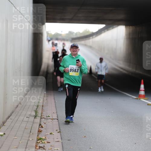 05.10.2025 - 20. swb-Marathon Bremen Michael Strokosch http://msf.ph/oto/9208829 05.10.2025 11:09:35 Laufen 9563 meine-sportfotos.de