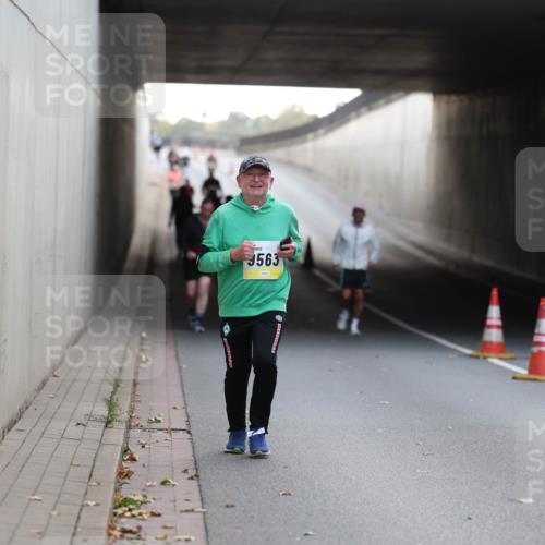 05.10.2025 - 20. swb-Marathon Bremen Michael Strokosch http://msf.ph/oto/9208831 05.10.2025 11:09:36 Laufen 9563 meine-sportfotos.de