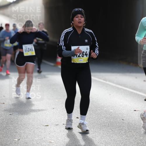 05.10.2025 - 20. swb-Marathon Bremen Michael Strokosch http://msf.ph/oto/9208832 05.10.2025 11:06:55 Laufen 11345, 264, 0957 meine-sportfotos.de