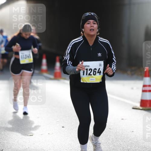 05.10.2025 - 20. swb-Marathon Bremen Michael Strokosch http://msf.ph/oto/9208836 05.10.2025 11:06:55 Laufen 11345, 0, 1264 meine-sportfotos.de