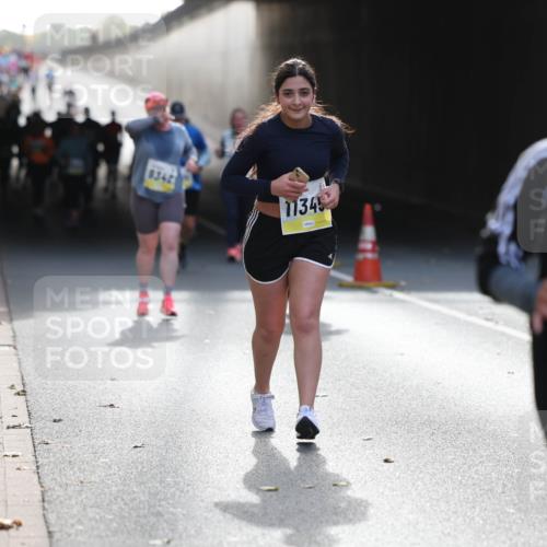 05.10.2025 - 20. swb-Marathon Bremen Michael Strokosch http://msf.ph/oto/9208838 05.10.2025 11:06:56 Laufen 8342, 11345, 11264 meine-sportfotos.de