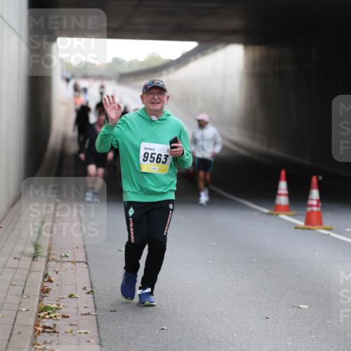 05.10.2025 - 20. swb-Marathon Bremen Michael Strokosch http://msf.ph/oto/9208839 05.10.2025 11:09:37 Laufen 9563 meine-sportfotos.de