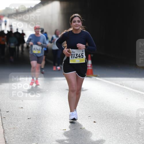 05.10.2025 - 20. swb-Marathon Bremen Michael Strokosch http://msf.ph/oto/9208840 05.10.2025 11:06:56 Laufen 8342, 11345 meine-sportfotos.de