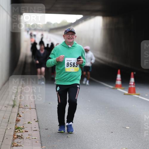 05.10.2025 - 20. swb-Marathon Bremen Michael Strokosch http://msf.ph/oto/9208843 05.10.2025 11:09:37 Laufen 9563 meine-sportfotos.de