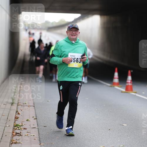 05.10.2025 - 20. swb-Marathon Bremen Michael Strokosch http://msf.ph/oto/9208845 05.10.2025 11:09:37 Laufen 563 meine-sportfotos.de