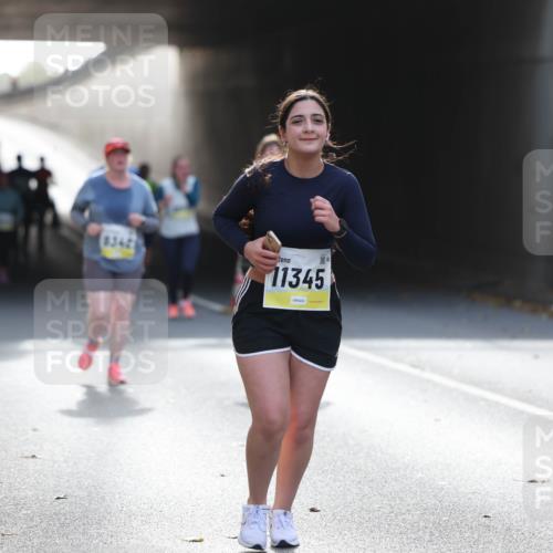 05.10.2025 - 20. swb-Marathon Bremen Michael Strokosch http://msf.ph/oto/9208846 05.10.2025 11:06:57 Laufen 8342, 11345 meine-sportfotos.de