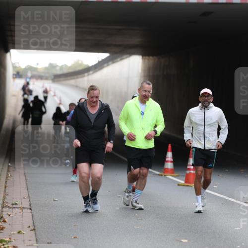 05.10.2025 - 20. swb-Marathon Bremen Michael Strokosch http://msf.ph/oto/9208854 05.10.2025 11:09:45 Laufen  meine-sportfotos.de