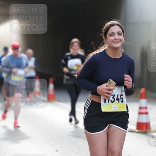 05.10.2025 - 20. swb-Marathon Bremen Michael Strokosch http://msf.ph/oto/9208855 05.10.2025 11:06:58 Laufen 7345 meine-sportfotos.de