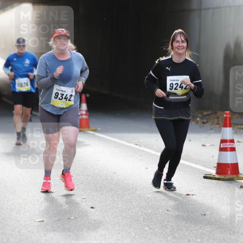 05.10.2025 - 20. swb-Marathon Bremen Michael Strokosch http://msf.ph/oto/9208861 05.10.2025 11:06:59 Laufen 11036, 9342, 9242 meine-sportfotos.de