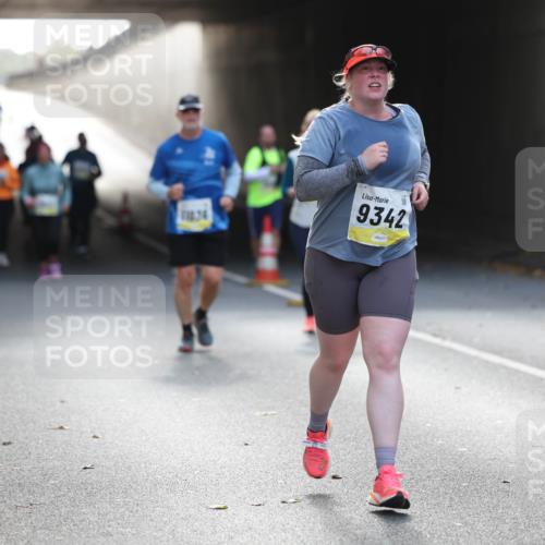 05.10.2025 - 20. swb-Marathon Bremen Michael Strokosch http://msf.ph/oto/9208866 05.10.2025 11:07:00 Laufen 9342, 9242 meine-sportfotos.de
