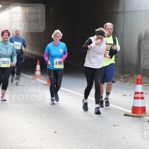 05.10.2025 - 20. swb-Marathon Bremen Michael Strokosch http://msf.ph/oto/9208884 05.10.2025 11:07:07 Laufen 607, 11072, 1652, 9756 meine-sportfotos.de