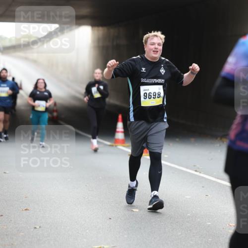 05.10.2025 - 20. swb-Marathon Bremen Michael Strokosch http://msf.ph/oto/9208892 05.10.2025 11:09:53 Laufen 9698, 9753 meine-sportfotos.de