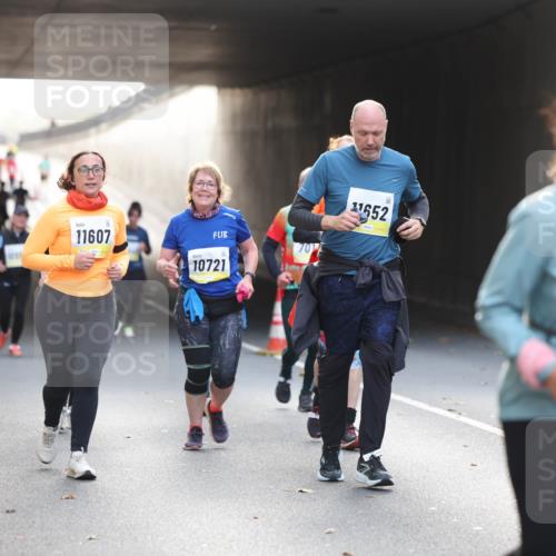 05.10.2025 - 20. swb-Marathon Bremen Michael Strokosch http://msf.ph/oto/9208904 05.10.2025 11:07:12 Laufen 11607, 10721, 11652, 1071 meine-sportfotos.de