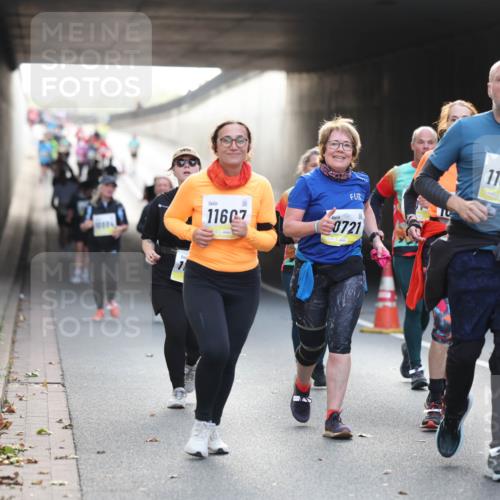 05.10.2025 - 20. swb-Marathon Bremen Michael Strokosch http://msf.ph/oto/9208912 05.10.2025 11:07:13 Laufen 11607, 0721, 11652 meine-sportfotos.de