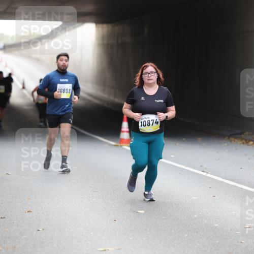 05.10.2025 - 20. swb-Marathon Bremen Michael Strokosch http://msf.ph/oto/9208913 05.10.2025 11:09:59 Laufen 0808, 10874, 96 meine-sportfotos.de
