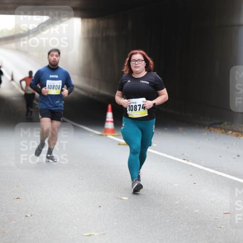05.10.2025 - 20. swb-Marathon Bremen Michael Strokosch http://msf.ph/oto/9208915 05.10.2025 11:09:59 Laufen 10808, 9679, 10874 meine-sportfotos.de