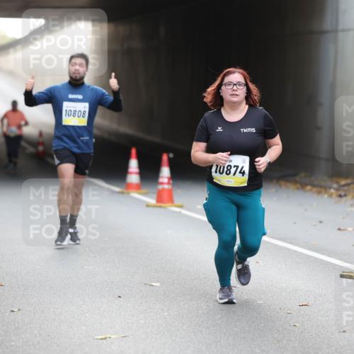 05.10.2025 - 20. swb-Marathon Bremen Michael Strokosch http://msf.ph/oto/9208923 05.10.2025 11:10:00 Laufen 10808, 10874 meine-sportfotos.de