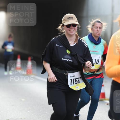 05.10.2025 - 20. swb-Marathon Bremen Michael Strokosch http://msf.ph/oto/9208934 05.10.2025 11:07:16 Laufen 11551, 10, 11907 meine-sportfotos.de