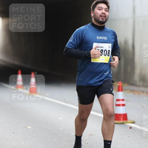 05.10.2025 - 20. swb-Marathon Bremen Michael Strokosch http://msf.ph/oto/9208944 05.10.2025 11:10:03 Laufen 808 meine-sportfotos.de