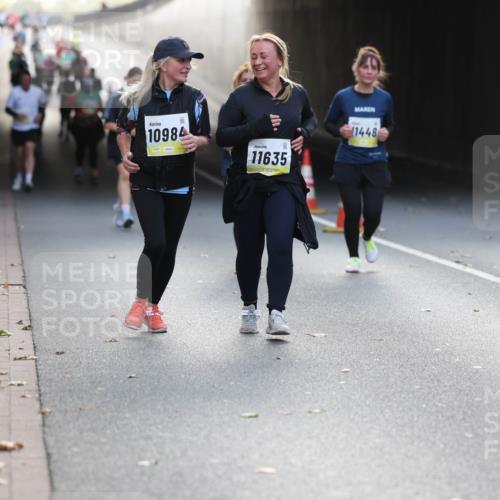 05.10.2025 - 20. swb-Marathon Bremen Michael Strokosch http://msf.ph/oto/9208946 05.10.2025 11:07:19 Laufen 10984, 11635, 1448 meine-sportfotos.de