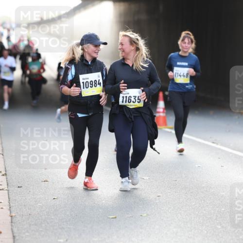 05.10.2025 - 20. swb-Marathon Bremen Michael Strokosch http://msf.ph/oto/9208948 05.10.2025 11:07:19 Laufen 10984, 11635, 11448 meine-sportfotos.de