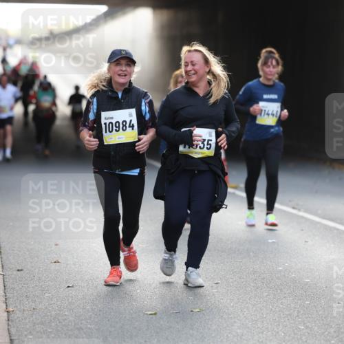 05.10.2025 - 20. swb-Marathon Bremen Michael Strokosch http://msf.ph/oto/9208949 05.10.2025 11:07:20 Laufen 10984, 535, 1448 meine-sportfotos.de