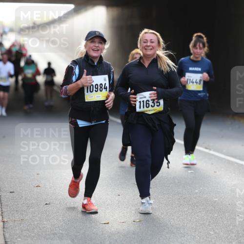 05.10.2025 - 20. swb-Marathon Bremen Michael Strokosch http://msf.ph/oto/9208951 05.10.2025 11:07:20 Laufen 10984, 11635, 11448 meine-sportfotos.de