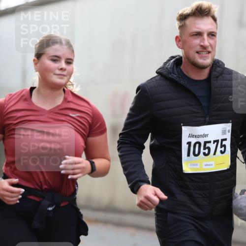 05.10.2025 - 20. swb-Marathon Bremen Michael Strokosch http://msf.ph/oto/9208967 05.10.2025 11:10:18 Laufen 10575, 01835 meine-sportfotos.de