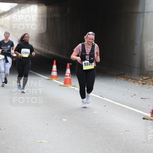 05.10.2025 - 20. swb-Marathon Bremen Michael Strokosch http://msf.ph/oto/9208969 05.10.2025 11:10:21 Laufen 10994, 9805 meine-sportfotos.de