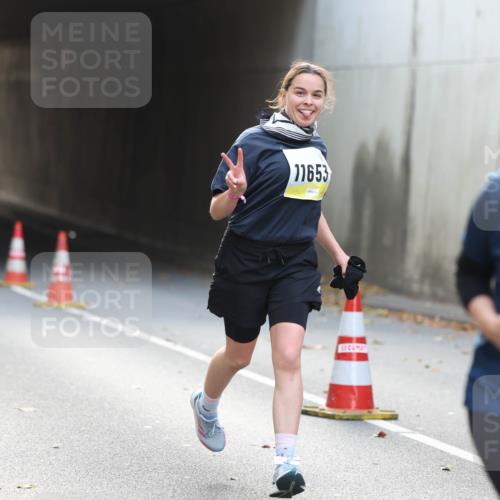 05.10.2025 - 20. swb-Marathon Bremen Michael Strokosch http://msf.ph/oto/9208970 05.10.2025 11:07:24 Laufen 11653, 2303 meine-sportfotos.de